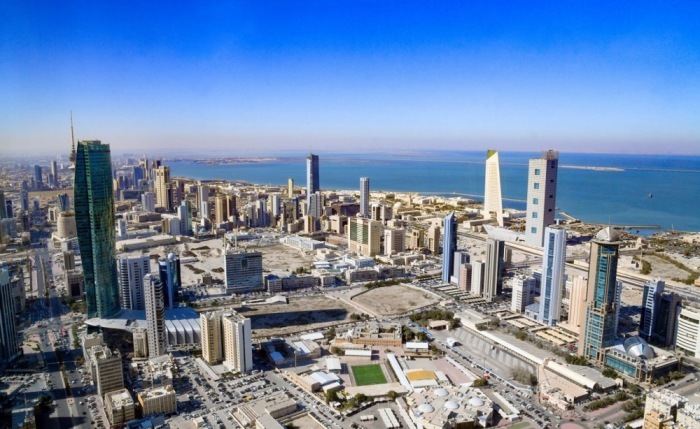 Blick auf das Geschäftsviertel von Kuwait-Stadt mit seinen modernen Hochhäusern. Foto: EPA/Noufal Ibrahim