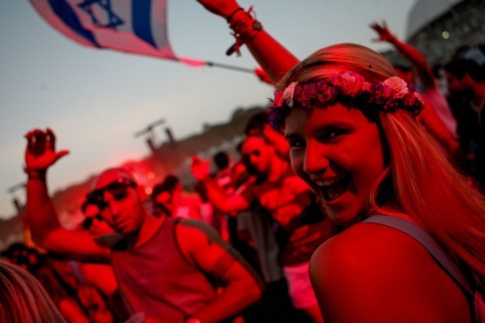 Tomorrowland feiert seine Premiere in Thailand. 50.000 Tageskarten waren innerhalb einer Stunde ausverkauft. Foto: epa/Carlos Villalba R.
