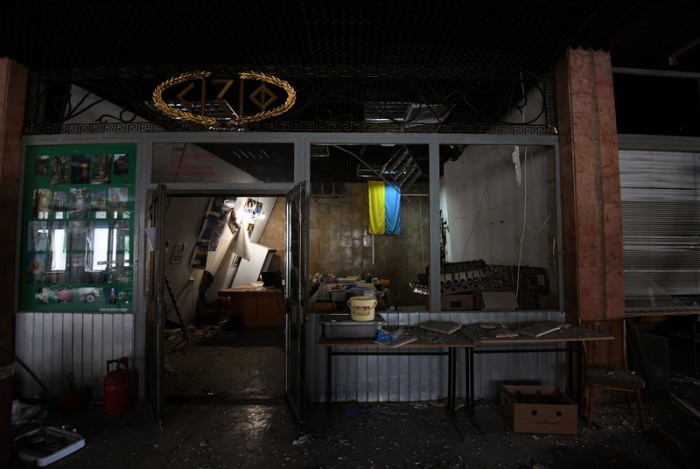 Blick auf einen Raum in einem durch russischen Beschuss zerstören Sportkomplex der Polytechnischen Hochschule. Foto: Carol Guzy/Zuma Press Wire/dpa