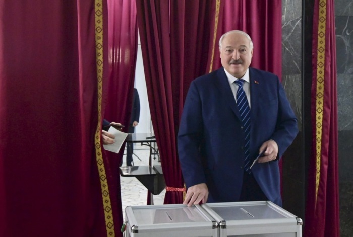 Der Pressedienst des belarussischen Präsidenten zeigt den belarussischen Präsidenten Alexander Lukaschenko. Foto: epa/Elarusian Presidential Press Service