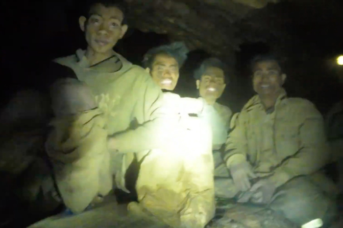 Eingeschlossene Goldsucher werden in einer überfluteten Höhle in der laotischen Provinz Xaisomboun entdeckt. Foto: Uncredited/Benz Norrased Palasing Seascout Diving/ap/dpa
