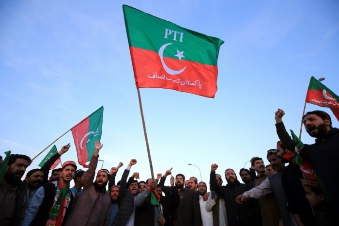 Die Anhänger der PTI-Partei von Imran Khan protestieren gegen angebliche Wahlfälschungen bei den Parlamentswahlen. Foto: epa/Arshad Arbab