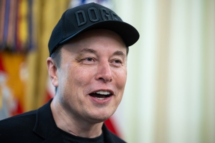Donald Trump und Elon Musk bei einer Pressekonferenz im Oval Office des Weißen Hauses in Washington. Foto: EPA/Francis Chung/pool