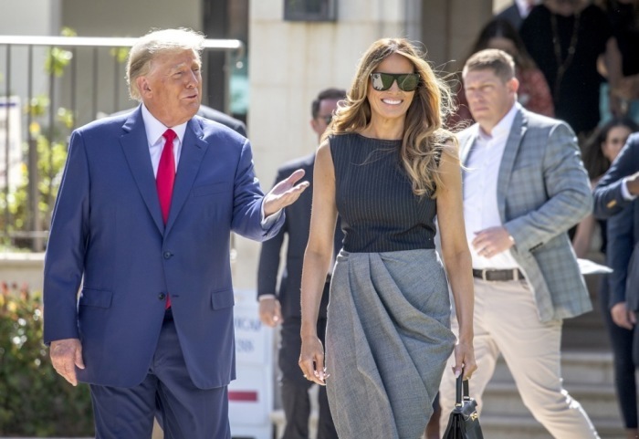 Ex-US-Präsident Donald J. Trump (L) und die ehemalige First Lady Melania Trump (R). Foto: epa/Cristobal Herrera-ulashkevich