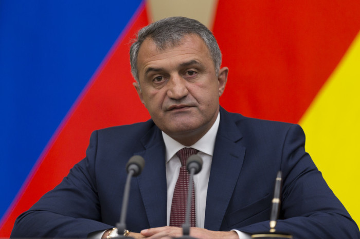Präsident der abtrünnigen georgischen Provinz Südossetien Anatoli Bibilow. Foto: epa/Iwan Sekretarjow