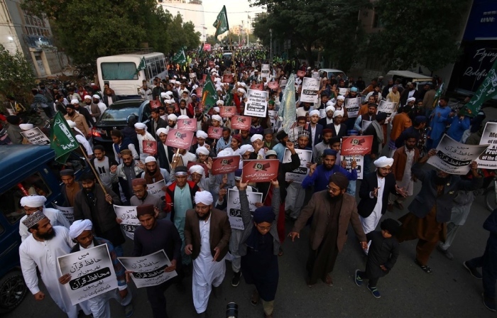 Demonstration gegen Schweden wegen Schändung des heiligen Buches der Muslime. Foto: epa/Shahzaib