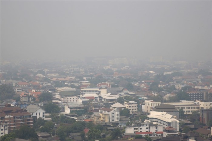 Jedes Jahr herrscht in Chiang Mai während der Brandrodungssaison dicke Luft. Archivbild: epa/Pongmanat Tasiri