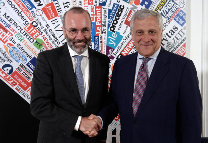 Der Vizepräsident von Forza Italia (FI), Antonio Tajani, und der Vorsitzende der Europäischen Volkspartei (EVP), Manfred Weber, in Rom. Foto: epa/Fabio Cimaglia