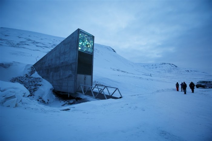 Die Gesamtansicht des Eingangs der internationalen Genbank Svalbard Global Seed Vault (SGSV) außerhalb von Longyearbyen auf Spitzbergen. Foto: epa/Heiko Junge