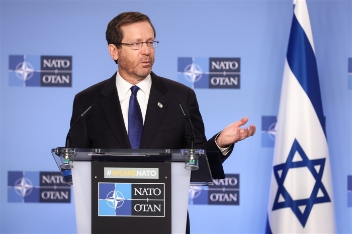 Israelischer Staatspräsident Isaac Herzog gibt vor einem Treffen mit dem NATO-Generalsekretär Erklärungen gegenüber der Presse ab. Foto: epa/Stephanie Lecocq