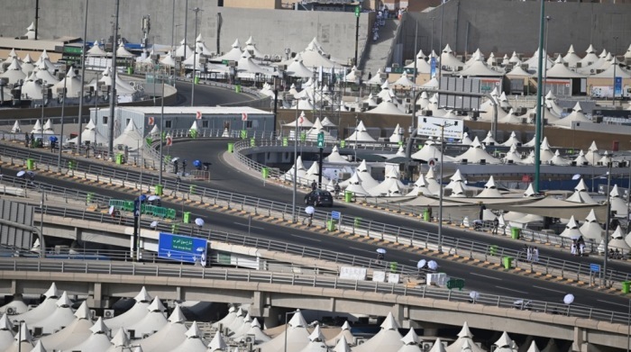 Blick auf das Zeltlager in Mina zum Beginn der Hadsch 2025 in Mekka mit über einer Million Pilgern. Foto: epa/Stringer