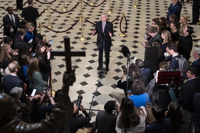 US-Sprecher des Repräsentantenhauses Kevin McCarthy spricht zu den Medien auf dem Capitol Hill in Washington. Foto: epa/Will Oliver