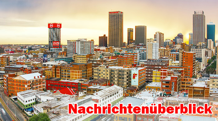 Die untergehende Sonne wirft goldenes Licht über die Skyline von Johannesburg – mit dem markanten Ponte Tower und den umliegenden Wohn- und Geschäftshäusern. Foto: Unsplash/Simon Hurry