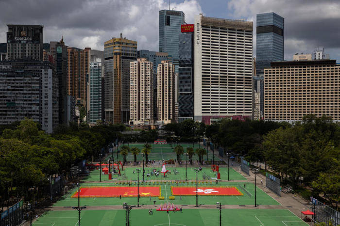 Die Vorbereitungen für den 25. Jahrestag der Gründung der Sonderverwaltungszone Hongkong. Foto: epa/Jerome Favre
