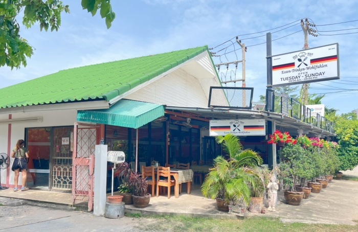Das ISS WAS Restaurant in Jomtien bietet deutsche Küche zu fairen Preisen im klimatisierten Gastraum, auf der überdachten Terrasse oder im gemütlichen Freiluft-Biergarten. Bild: ISS WAS Restaurant