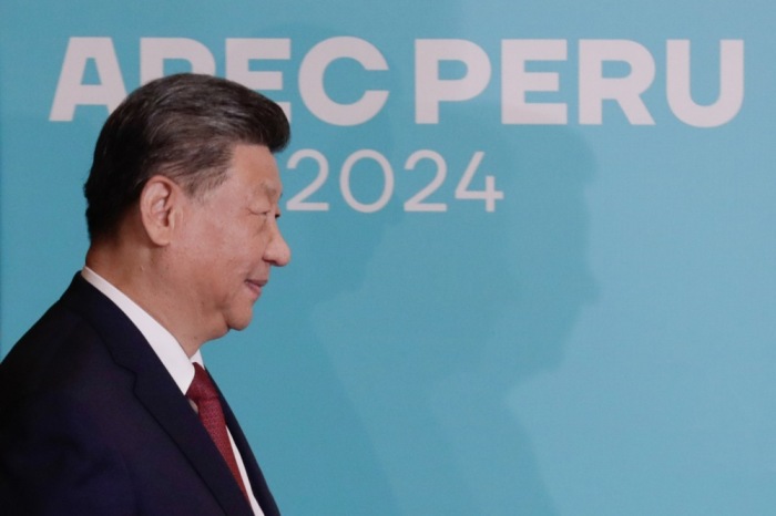 Der Präsident der Volksrepublik China Xi Jinping trifft zum Gipfeltreffen der Staats- und Regierungschefs der Asiatisch-Pazifischen Wirtschaftskooperation (APEC) im Kongresszentrum in Lima. Foto: EPA-EFE/Carlos Ortega