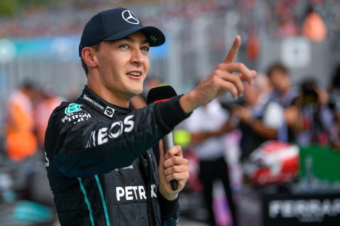 Der britische Formel-1-Pilot George Russell (Mercedes-AMG Petronas) reagiert auf seine Pole-Position im Qualifying zum Großen Preis von Ungarn. Foto: epa/Zsolt Czegledi