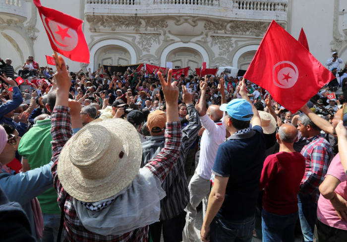 Protestaktion gegen den tunesischen Präsidenten Kais Saied in Tunis. Foto: epa/Mohamed Messara