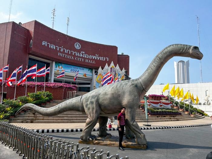 Pattayas Bürgermeister Poramet Ngampichet freut sich auf viele strahlende Gesichter am Kindertag am Samstag vor der Pattaya City Hall. Foto: สายตรงนายกเมืองพัทยา
