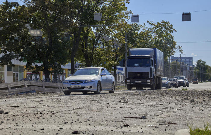 Zerstörungen durch Beschuss in Charkiw. Foto: epa/Sergey Kozlov