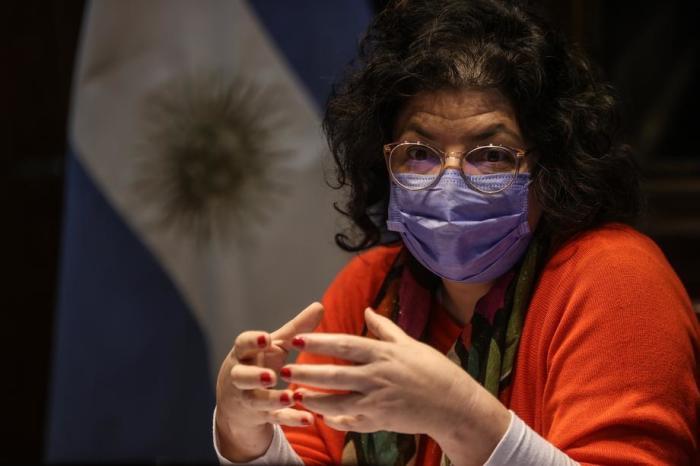 Die argentinische Gesundheitsministerin Carla Vizzotti gibt eine Pressekonferenz zum Thema Impfung. Foto: epa/Juan Ignacio Roncoroni