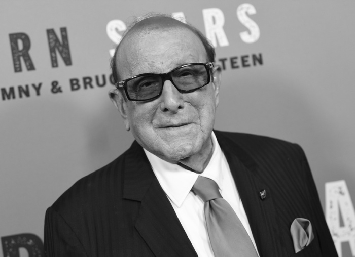 Clive Davis bei einer Sondervorstellung des Films „Western Stars“ in New York. Der legendäre Musikproduzent starb im Alter von 94 Jahren. Foto: AP/dpa/evan Agostini