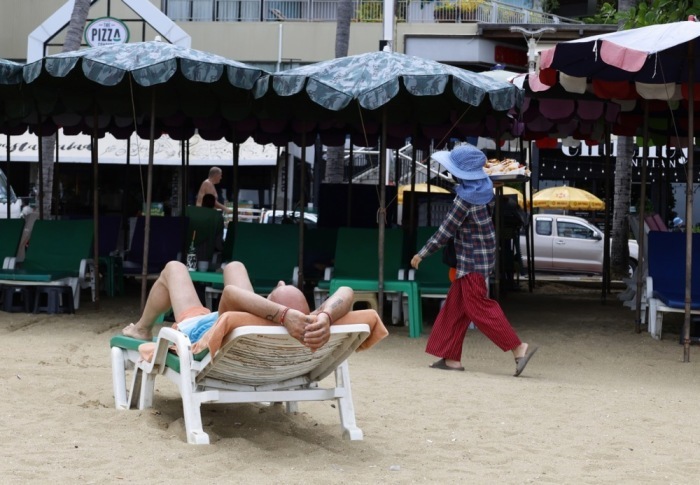 Tourismusbetriebe in Pattaya berichten wegen des Nahost-Konflikts von Stornierungen und rückläufigen Buchungen. Foto: epa/Narong Sangnak