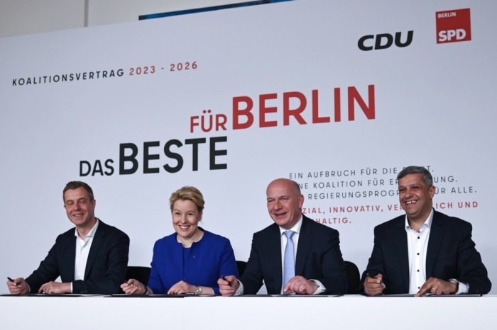 Unterzeichnung des Koalitionsvertrages zwischen CDU und SPD zur Bildung des Berliner Senats. Foto: epa/Clemens Bilan