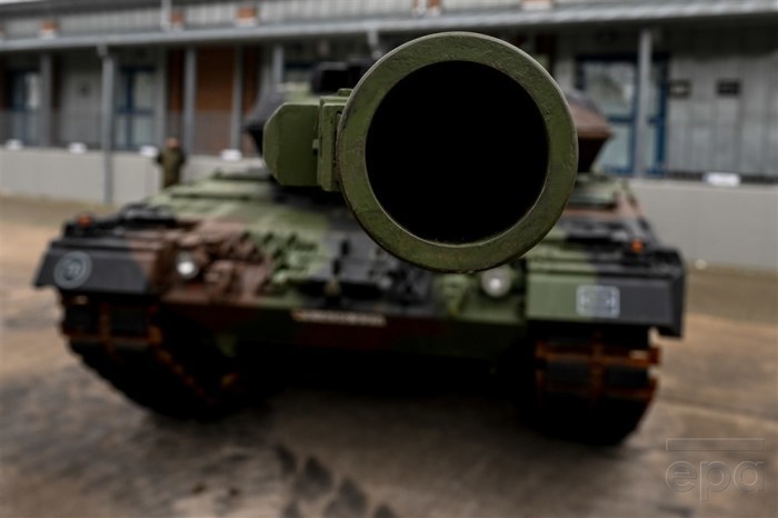 Deutsche Schützenpanzer für ukrainische Soldaten bei der Ausbildung. Foto: epa/Filip Singer