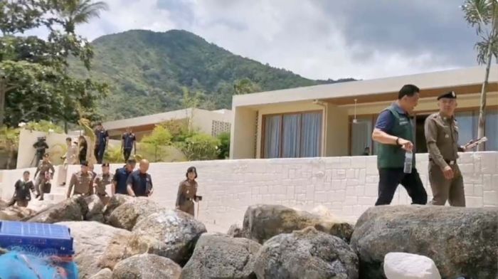 Vertreter des Department of Business Development (DBD) beteiligen sich an verstärkten Kontrollen gegen mutmaßliche Nominee-Unternehmen auf Koh Phangan. Bild: Naewna