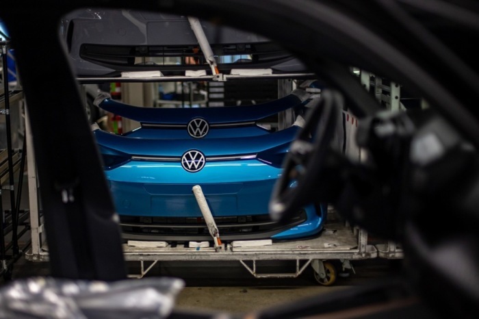 Elektroautoproduktion im Volkswagen (VW) Fahrzeugwerk in Zwickau. Foto: epa/Martin Divisek