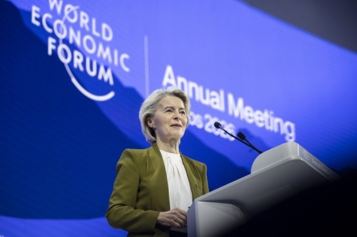 EU-Kommissionspräsidentin Ursula von der Leyen spricht beim World Economic Forum 2026 in Davos über Dialog und Zusammenarbeit. Foto: epa/Gian Ehrenzeller