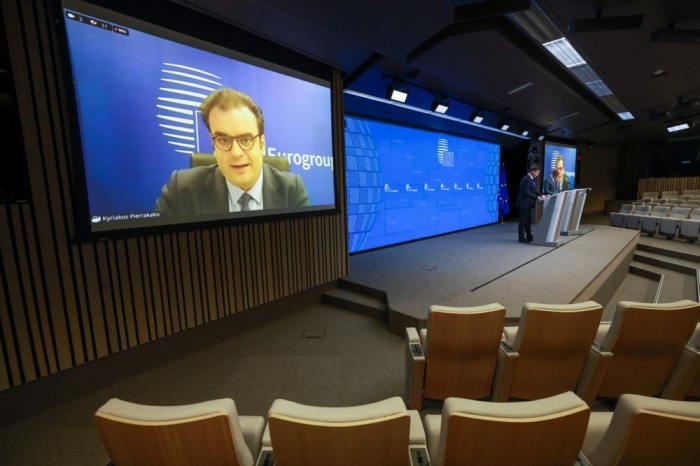 Eurogruppen-Präsident Kyriakos Pierrakakis ist bei einer Online-Sitzung der Finanzminister im Zusammenhang mit Energiepreisen und Konjunktur zu sehen. Foto: epa/Olivier Hoslet
