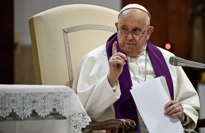 Papst Franziskus leitet die 24-Stunden-Feier für den Herrn. Foto: epa/Riccardo Antimiani