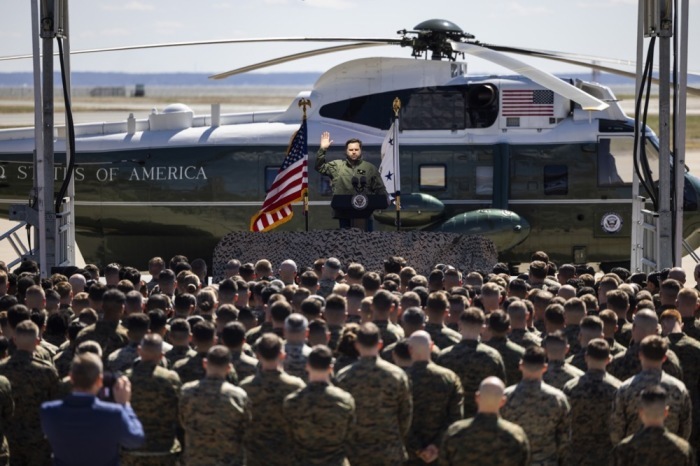 Vizepräsident JD Vance spricht zu Marinesoldaten im Marinestützpunkt Quantico in Quantico. Foto: epa/Jim Lo Scalzo