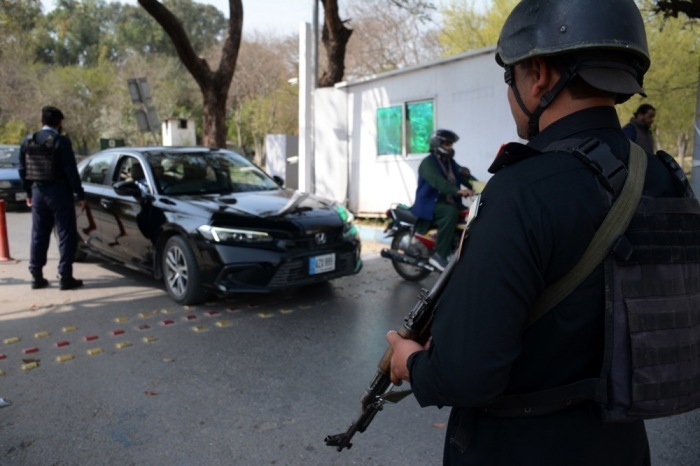 Nach Eskalation des grenzüberschreitenden Konflikts zwischen Afghanistan und Pakistan wurden die Sicherheitsvorkehrungen in KPK verschärft. Foto: epa/Ziyan Sheikh