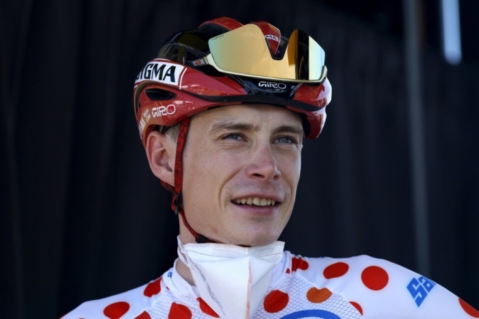 Jonas Vingegaard trägt als Führender der Bergwertung das gepunktete Trikot vor der neunten Etappe der Tour de France. Foto: Guillaume Horcajuelo/epa