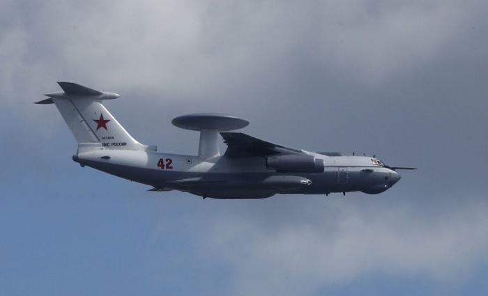 Das Bild zeigt ein russisches A-50-LISKA-Langstrecken-Radarerkennungs- und Kontrollflugzeug. Foto: epa-efe/Sergei Ilnitsky