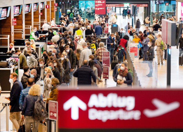 Verdi Ruft Zu Warnstreik Am Flughafen Berlin-Brandenburg Auf