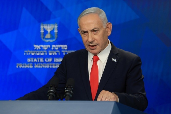 Benjamin Netanyahu hält in Jerusalem eine Pressekonferenz nach der Ankündigung eines vorläufigen Abkommens zwischen den USA und dem Iran ab. Foto: epa/Ronen Zvulun/pool