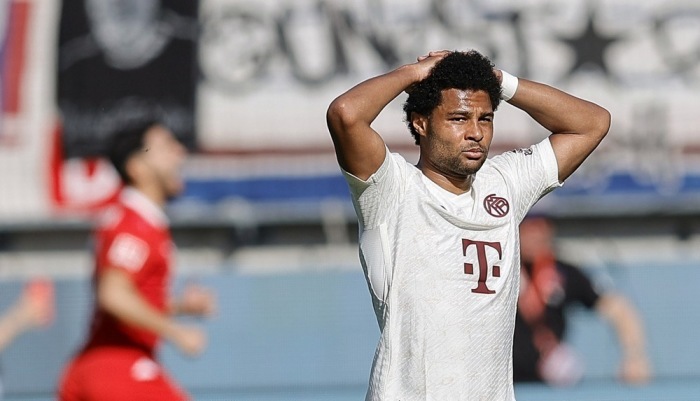 Serge Gnabry aus München reagiert während der Bundesliga. Foto: epa/Ronald Wittek