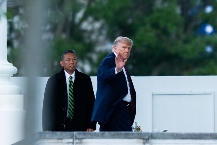 Donald Trump kehrt nach Washington ins Weiße Haus zurück. Foto: EPA/Allison Robbert/pool