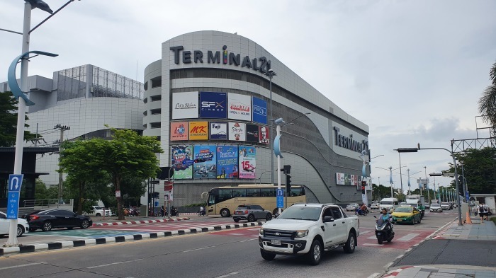 Die North Pattaya Road mit dem Einkaufszentrum Terminal 21 Pattaya im Hintergrund. Foto: Jahner