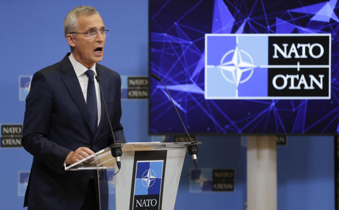 NATO-Generalsekretär Jens Stoltenberg gibt eine letzte Pressekonferenz. Foto: epa/Olivier Hoslet
