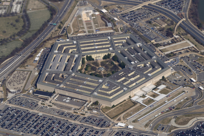 Das Pentagon ist von der Air Force One aus zu sehen, wie sie über Washington fliegt. Foto: Patrick Semansky/Ap