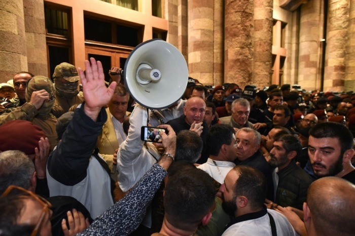 Armenien protestiert gegen die Militäraktionen Aserbaidschans in der Region Berg-Karabach. Foto: epa/Armenier Protestieren Gegen Die Militäraktionen Aserbaidschans In Der Region Berg-karabach