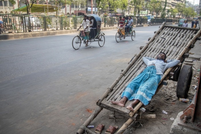 In Dhaka hält die Hitzewelle in Bangladesch an. Foto: epa/Monirul Alam