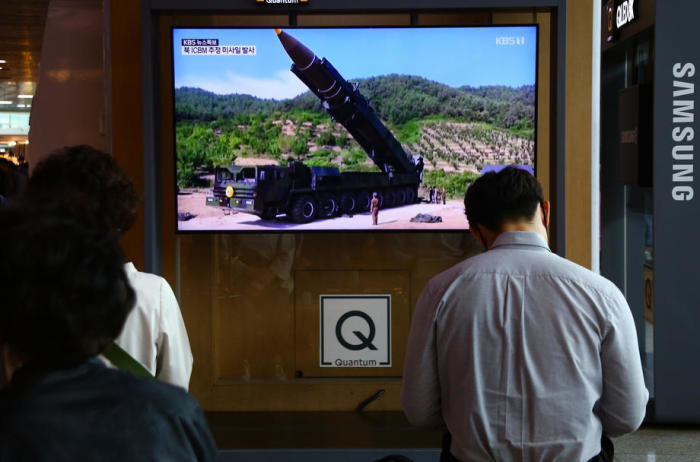 Nord Korea feuert drei ballistische Raketen auf das Ostmeer ab. Foto: epa/Jeon Heon-kyun