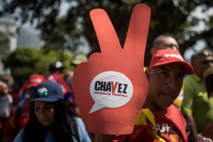 Die Anhänger der Regierungspartei Vereinigte Sozialistische Partei Venezuelas (PSUV) demonstrieren. Foto: epa/Miguel Gutierrez