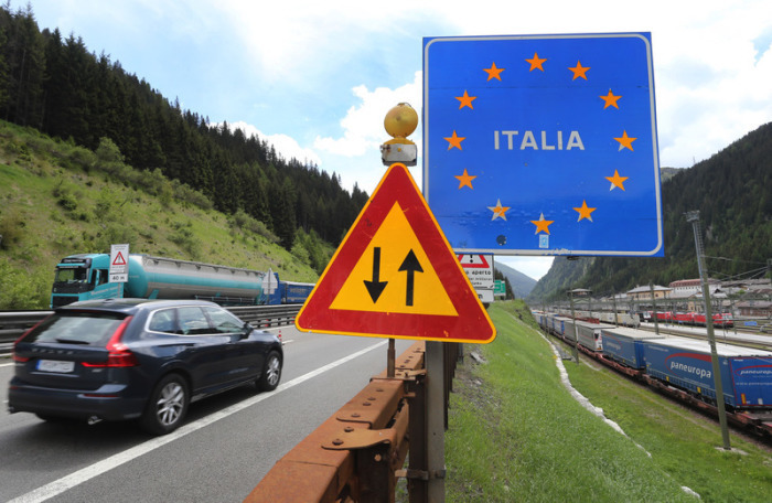 Grenzübergang zu Italien. Foto: Karl-Josef Hildenbrand/dpa/dpa-tm